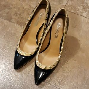 Cosmopolitan 2 Color Gold Studded Pump